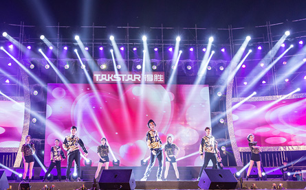 Biểu diễn ngoài trời